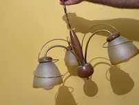 Lampa z trzema żarówkami