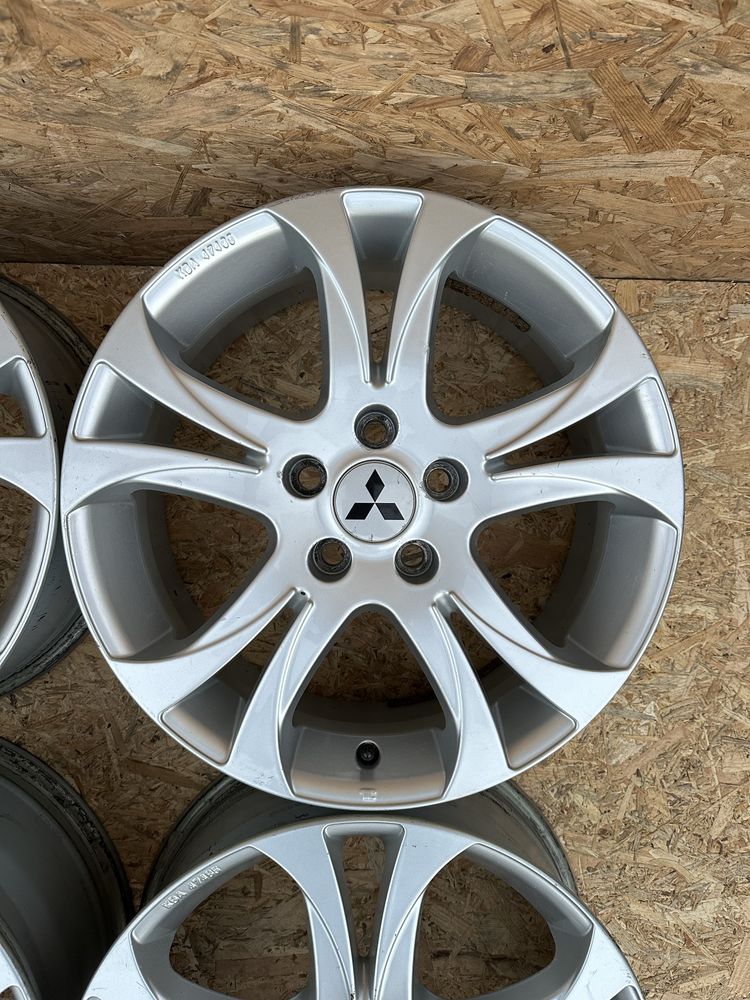 Диски5/114.3 R17 ET38 ЦО(діа)67.1 титани диски