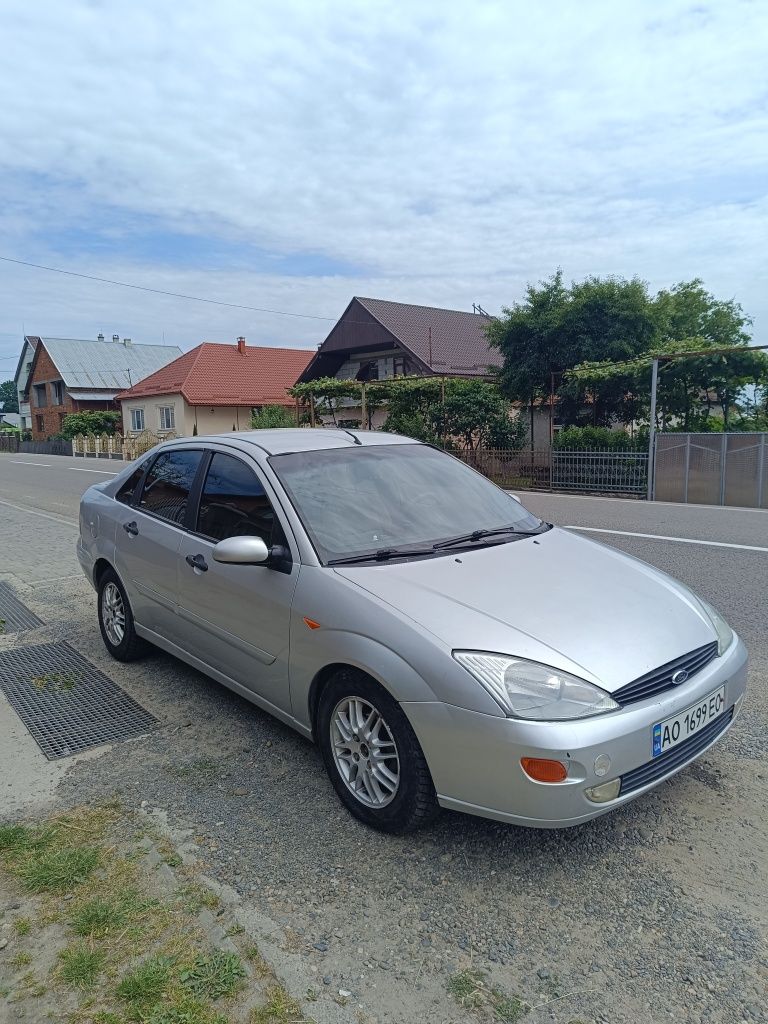 Ford focus 2,0 бензин 2000рік