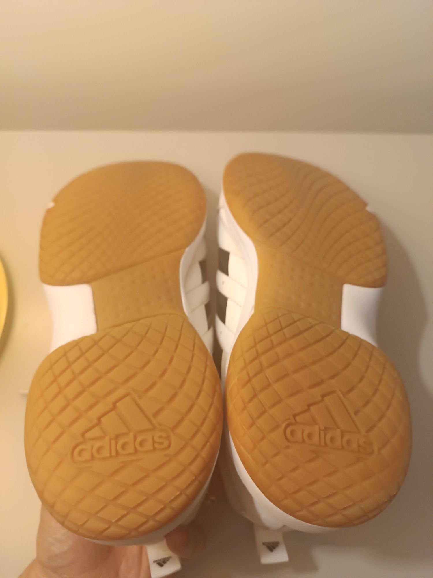 Sapatilhas Adidas (oportunidade)