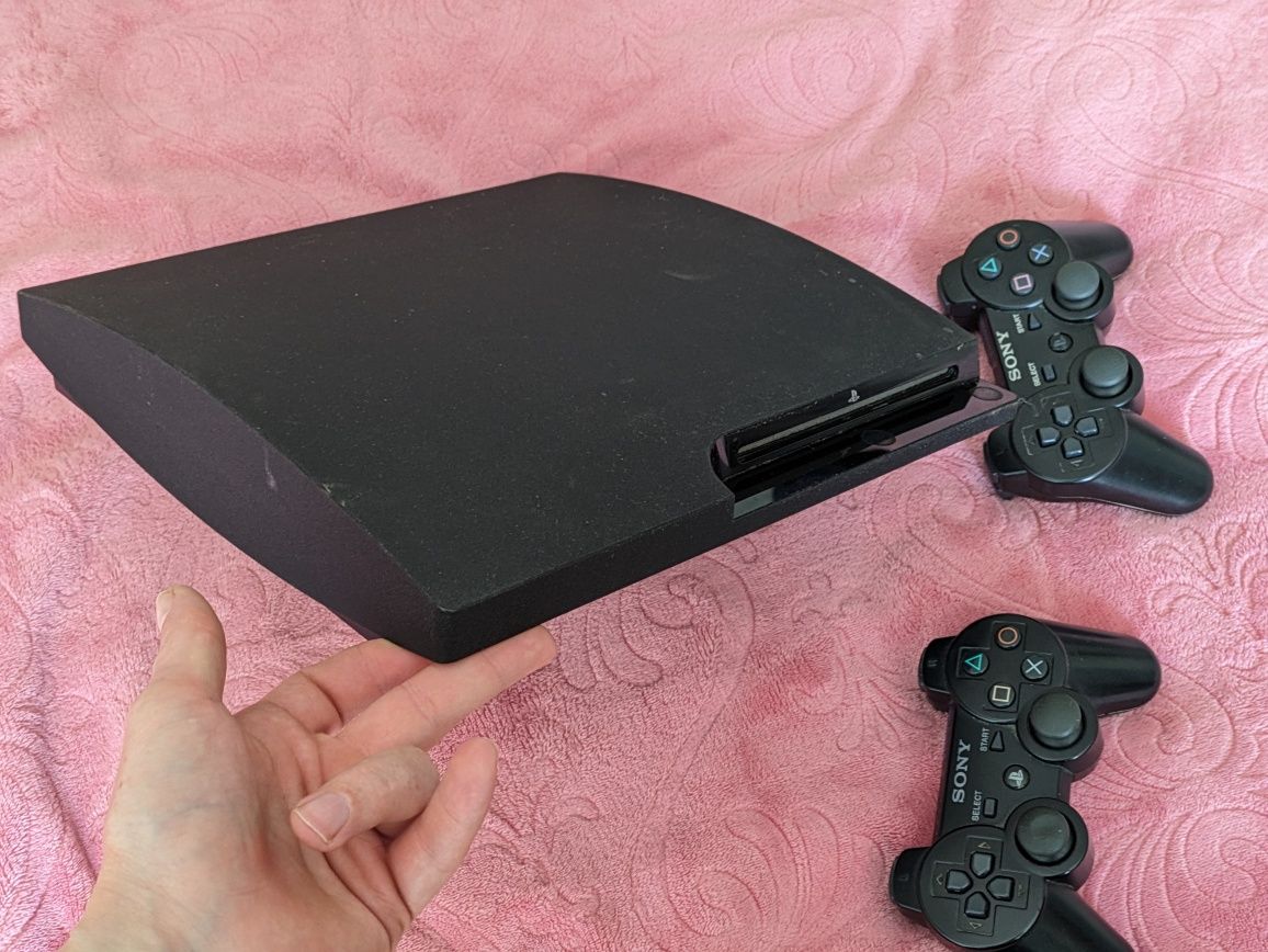 Ігрова консоль Sony Playstation 3 у гарному стані.