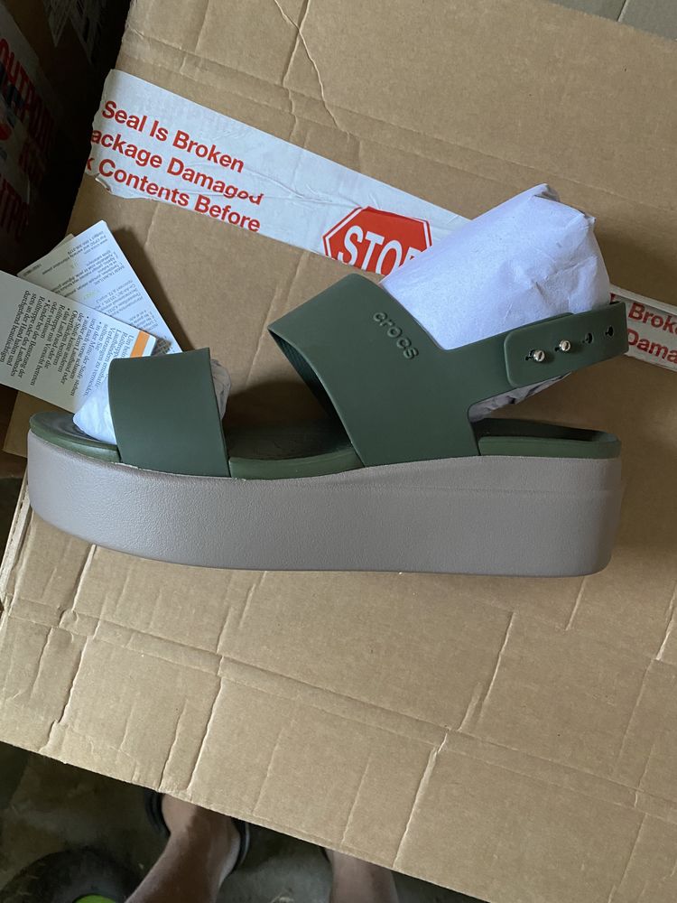 Продам Сандали на платформі жіночі Босоніжки Crocs Brooklyn Low Wedge