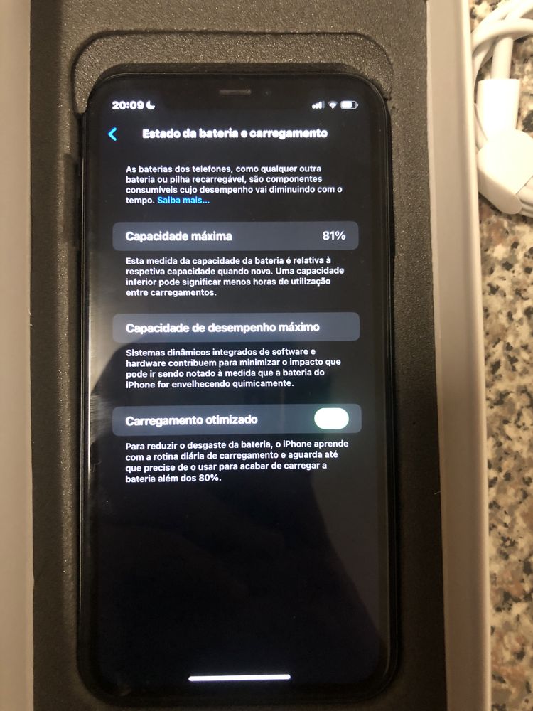 Iphone 11 64gb preto semi novo