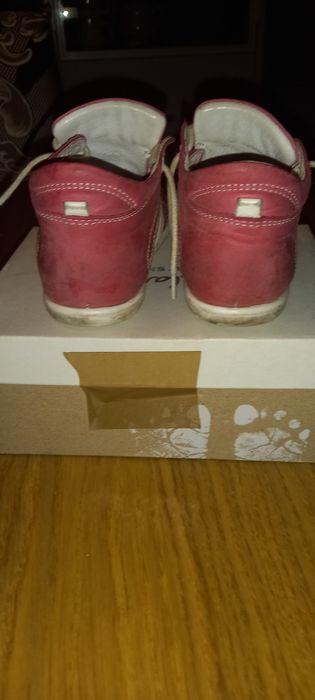 Adidaski Emel r.22
