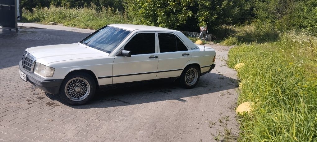 Продам Мерседес 190