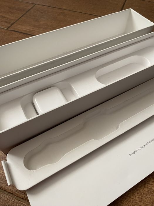 Коробка  + запасний ремінець + блочок