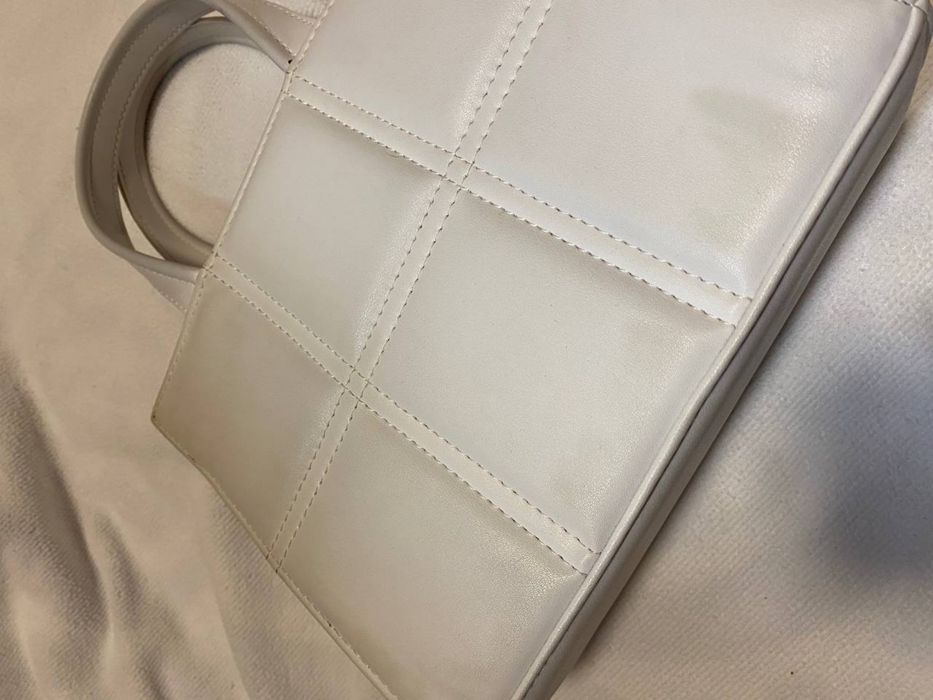 Сумка белая и черная