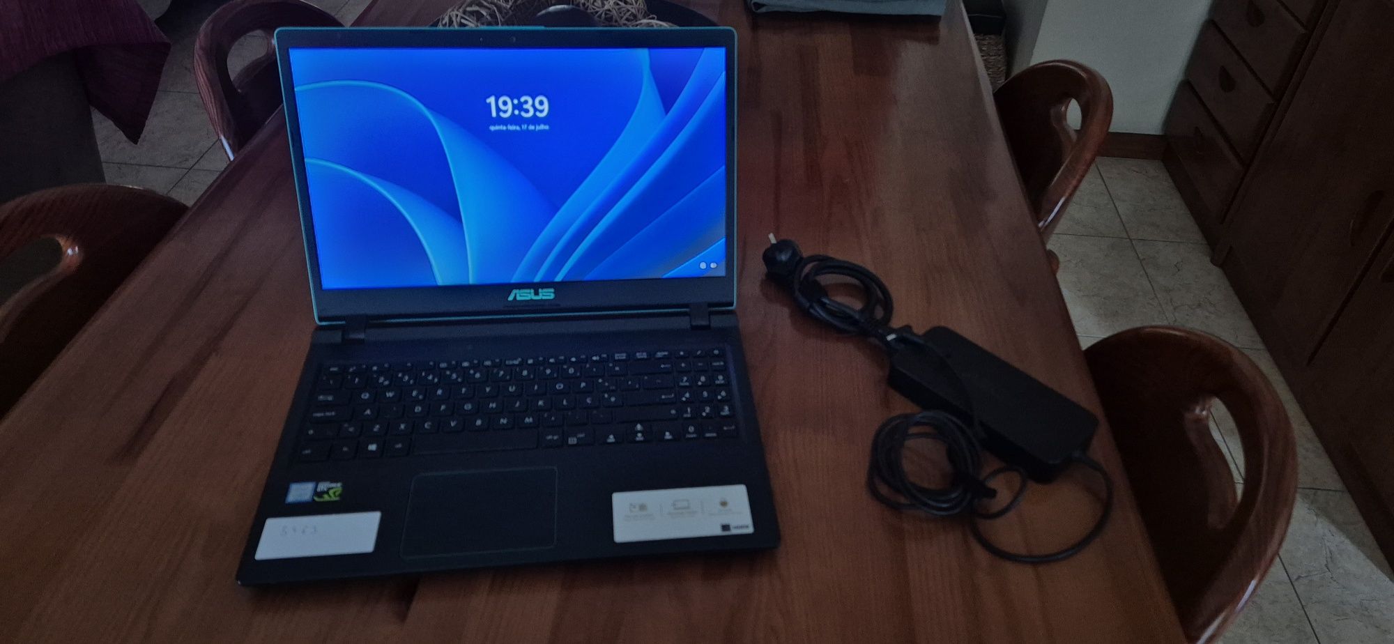 Asus Vivobook - GTX 1050 4GB / 16GB RAM / 512 GB SSD / Intel I5