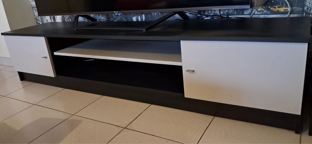 Movel TV em bom estado