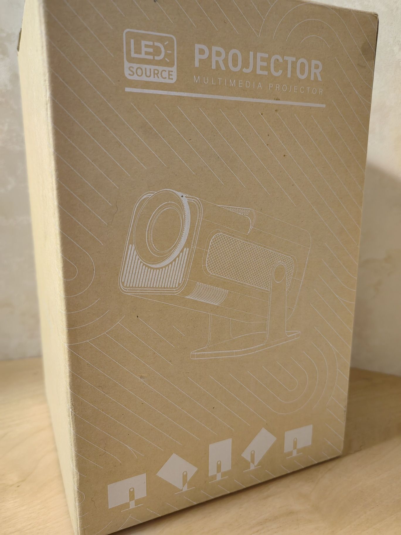 Projektor przenośny android TV smart, WiFi, BT,