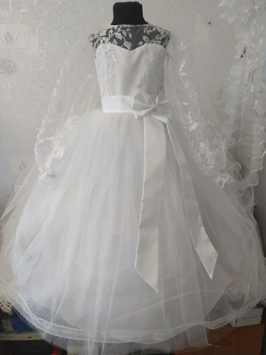 Плаття білосніжне на дівчинку 8-10 рочки. Сукня біла на Новий рік 8-10