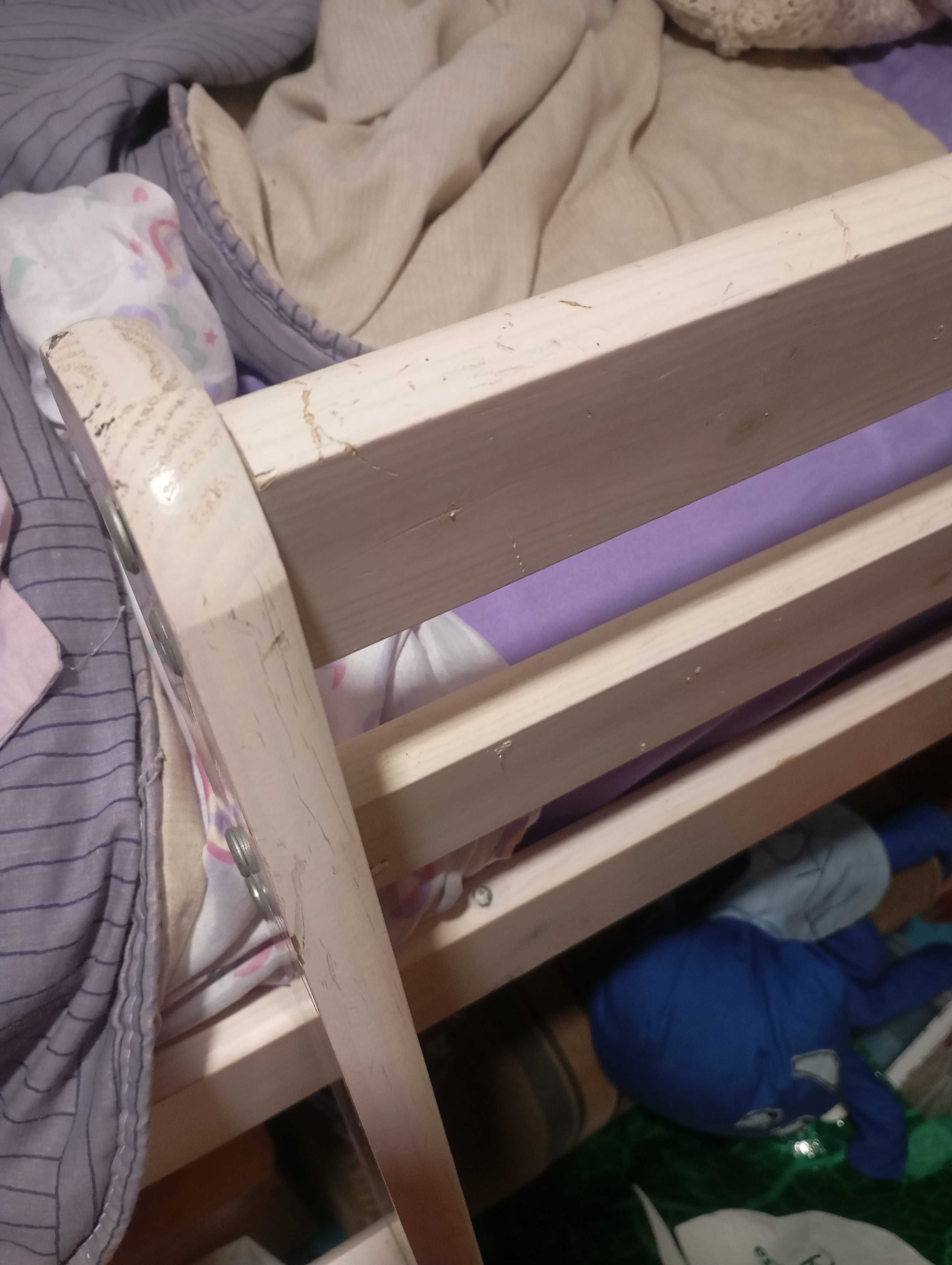 Cama alta de crianca