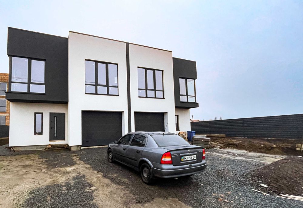 Котедж на 4 кімнати та кухнею-вітальнею. Можливий ремонт під ключ