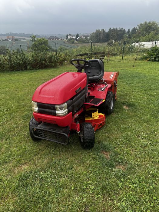 Traktorek westwood z koszem i szczotkarką