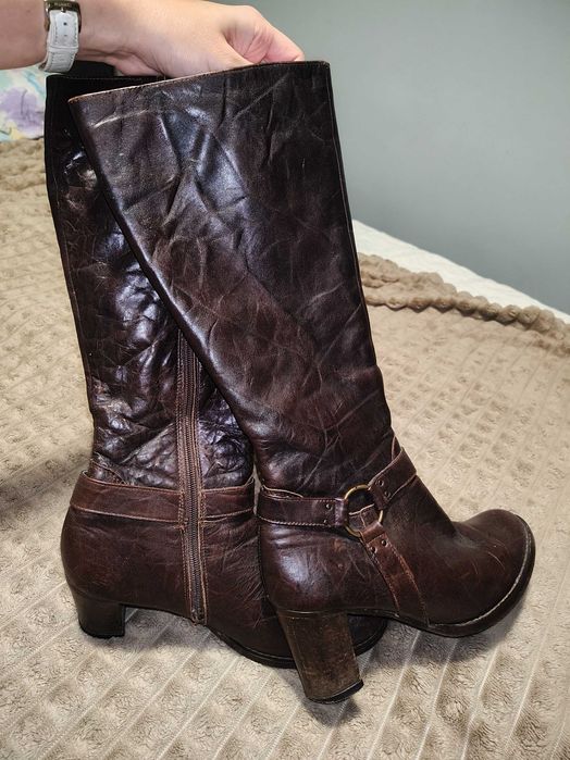 ocieplane buty na średnim obcasie Lasocki 39r