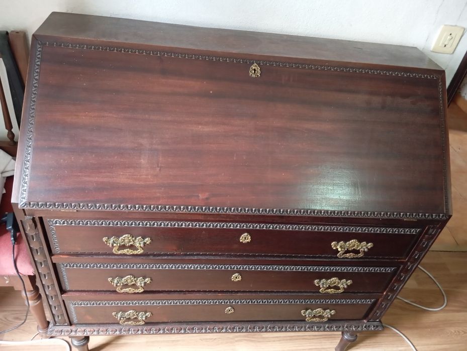 Móveis antigos (Cama bar escrivaninha)