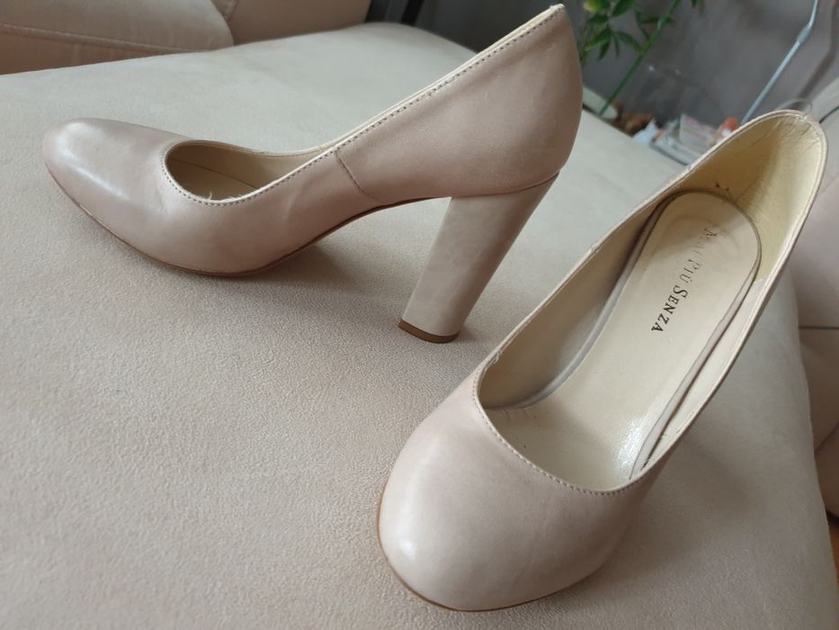 Skórzane buty damskie na obcasie, beżowe (taupe), r. 37