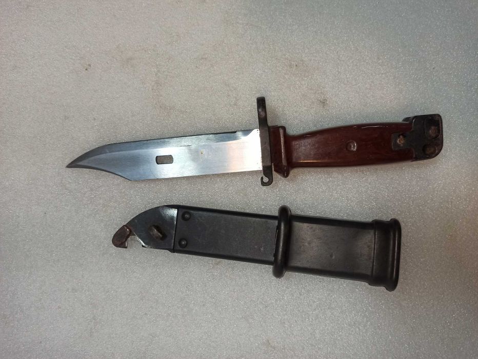 Oryginalny bagnet  AK47 bez numeru