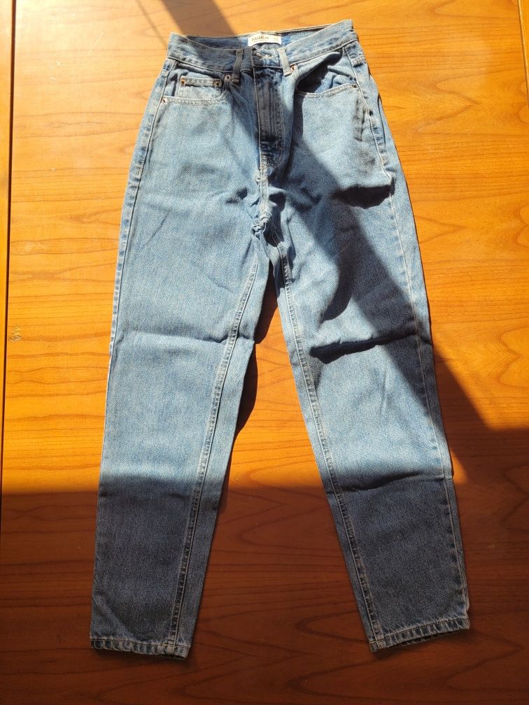 Calças de ganga azuis claras da Pull&Bear