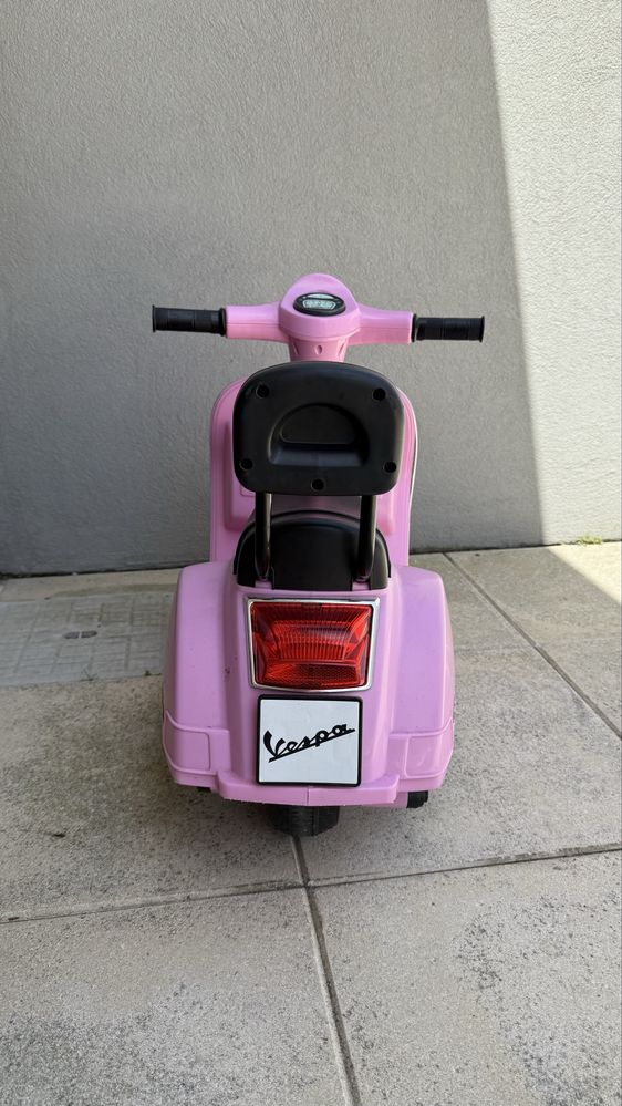 Vendo Vespa elétrica para criança