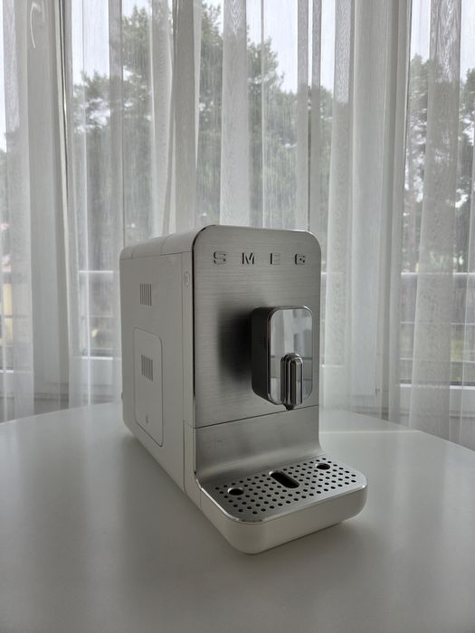 Кавоварка SMEG BCC13 біла