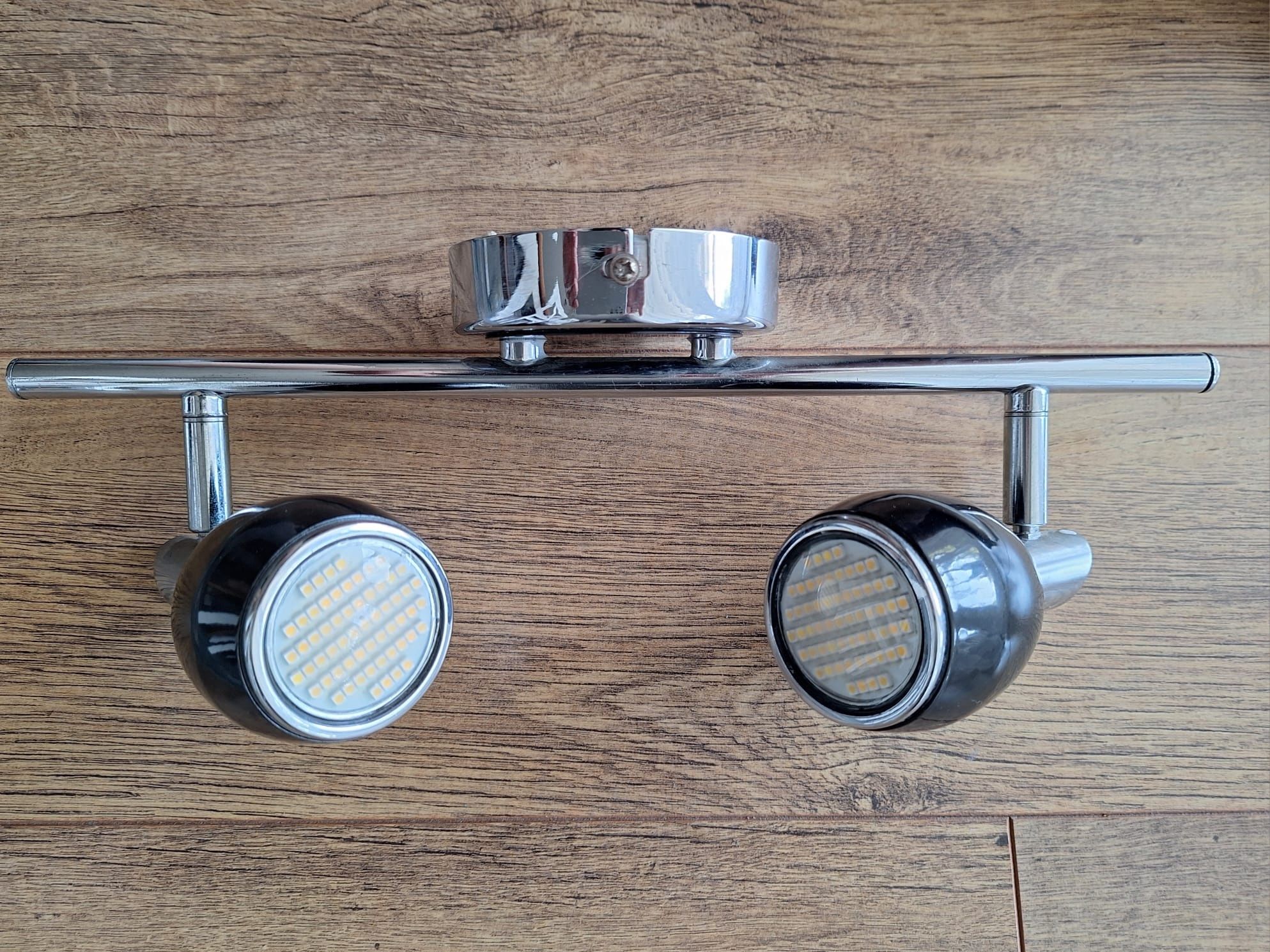 Lampa sufitowa lub ścienna reflektorki