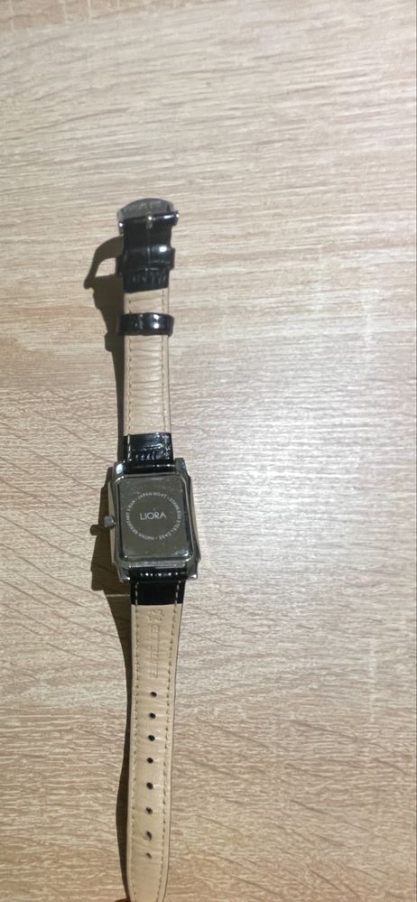 Zegarek LIORA z kamieniami Swarovski