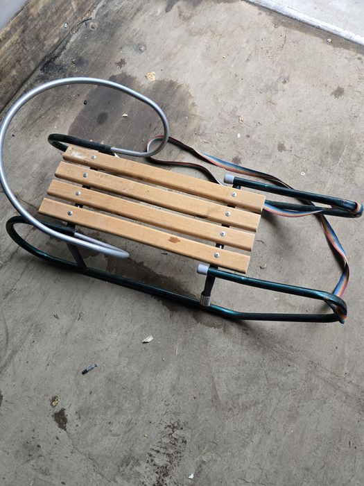 Sprzedam sanki  oraz kask