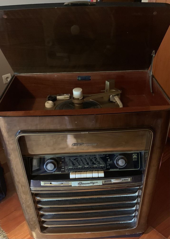 Rádio Grundig Refª 6061W/3D