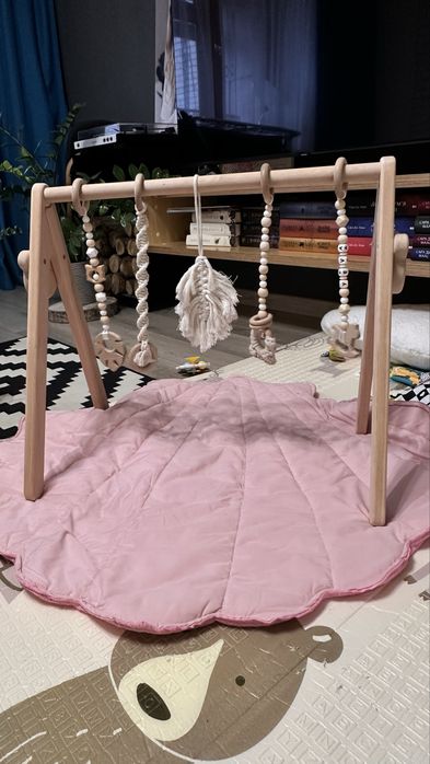 Стійка монтесорі з ковриком