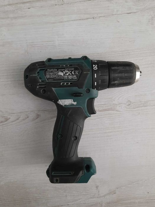 Wiertarko-wkrętarka akumulatorowa DF333D