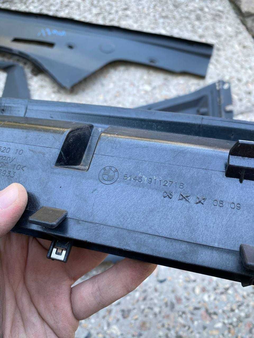 Решетка воздухозаборник f01 f10 + уплотнители капота f10