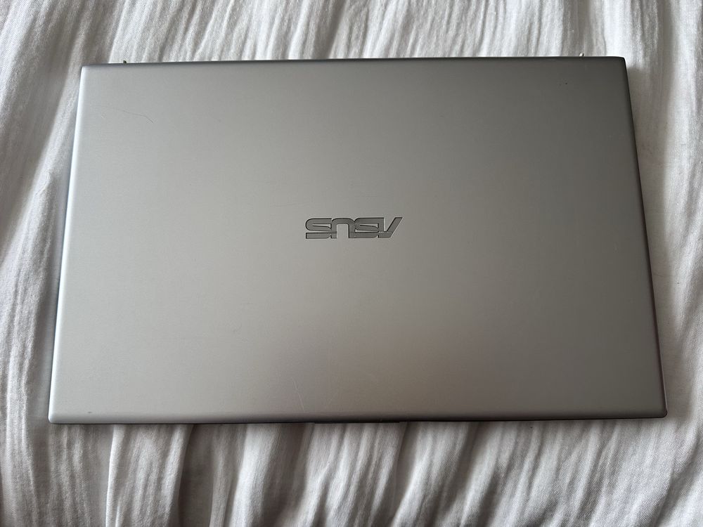 ASUS VivoBook 15
