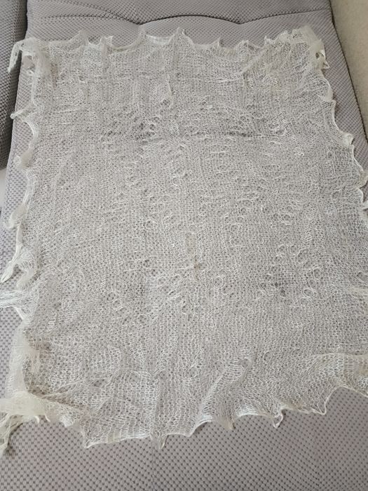 Ажурна пухова хустка «Павутинка» ручної роботи з 100% овечого пуху
