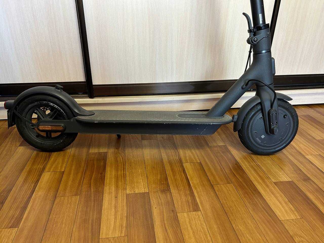 Електросамокат Xiaomi Mi Electric Scooter 1S Black (m365)