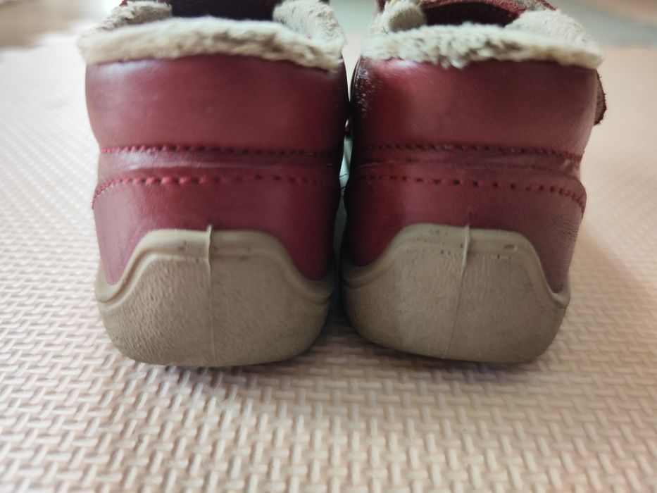 Buty skórzane, ocieplane barefoot 3f rozm. 22
Sukienka do karmienia pi