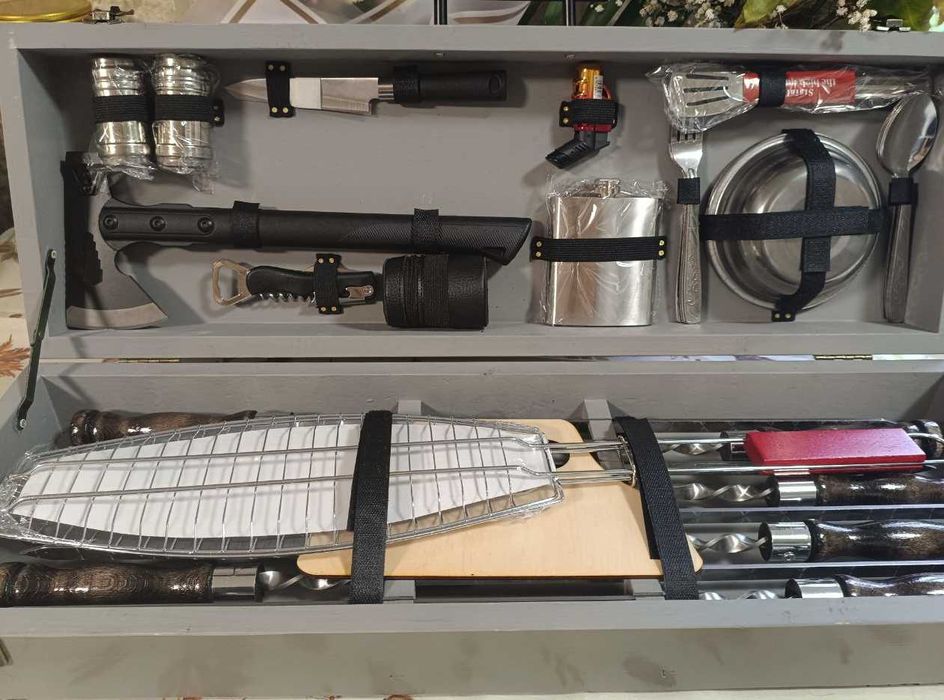 Набір шампурів в дерев'яному кейсі 42 предмети Подарункові шампура