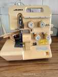 szwalni overlock firmy Juki MO 654DE