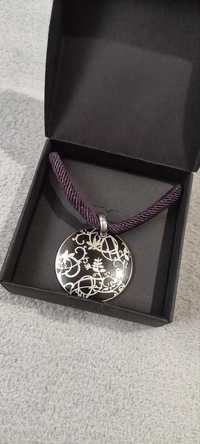 Naszyjnik wisior na sznurku Avon koło wzory czarny srebrny fioletowy