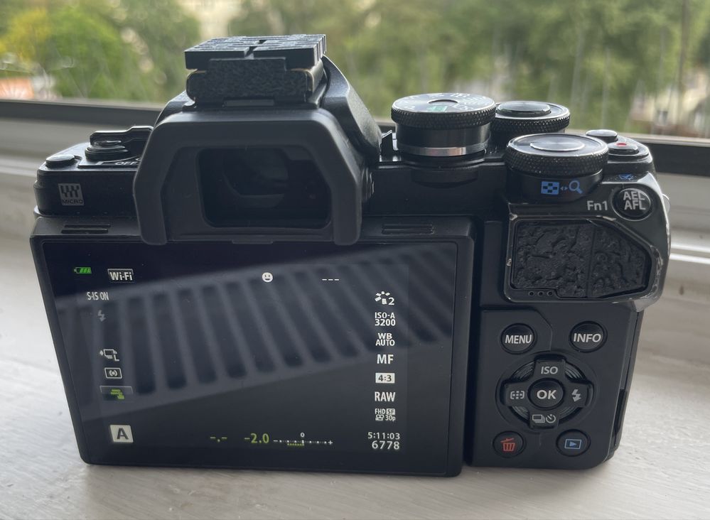 Olympus OM-D E-M10 Mark III