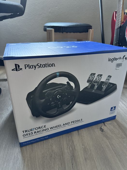 Logitech G923 + Playseat Challenge