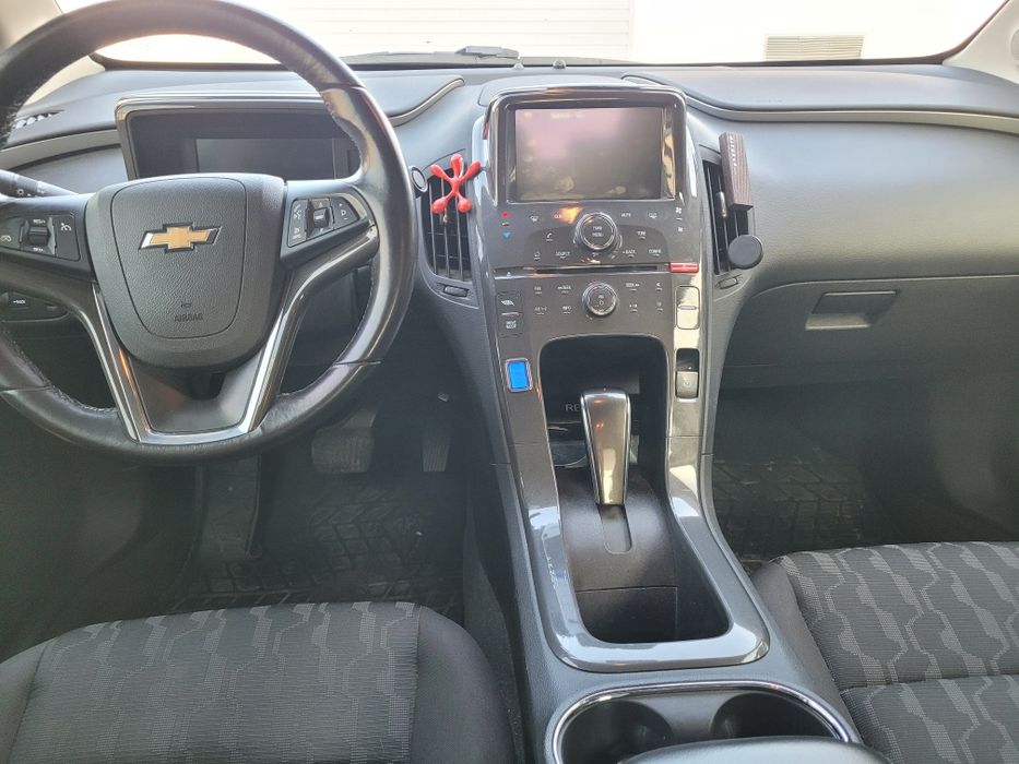 Підзаряжаємий гібрид ШЕВРОЛЕ VOLT