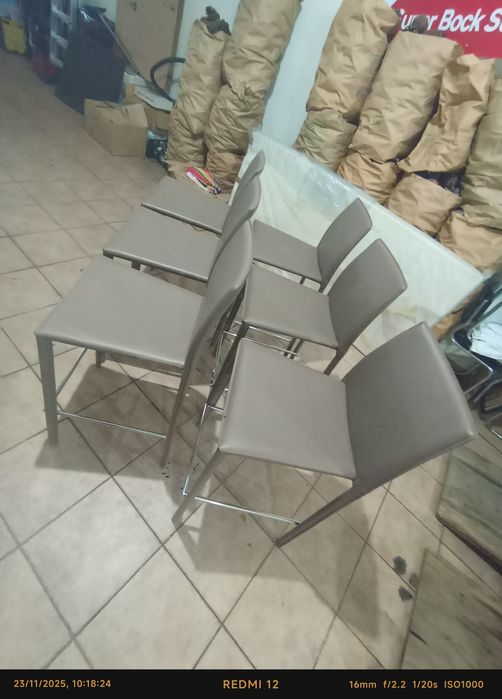 Cadeiras de bar em pele