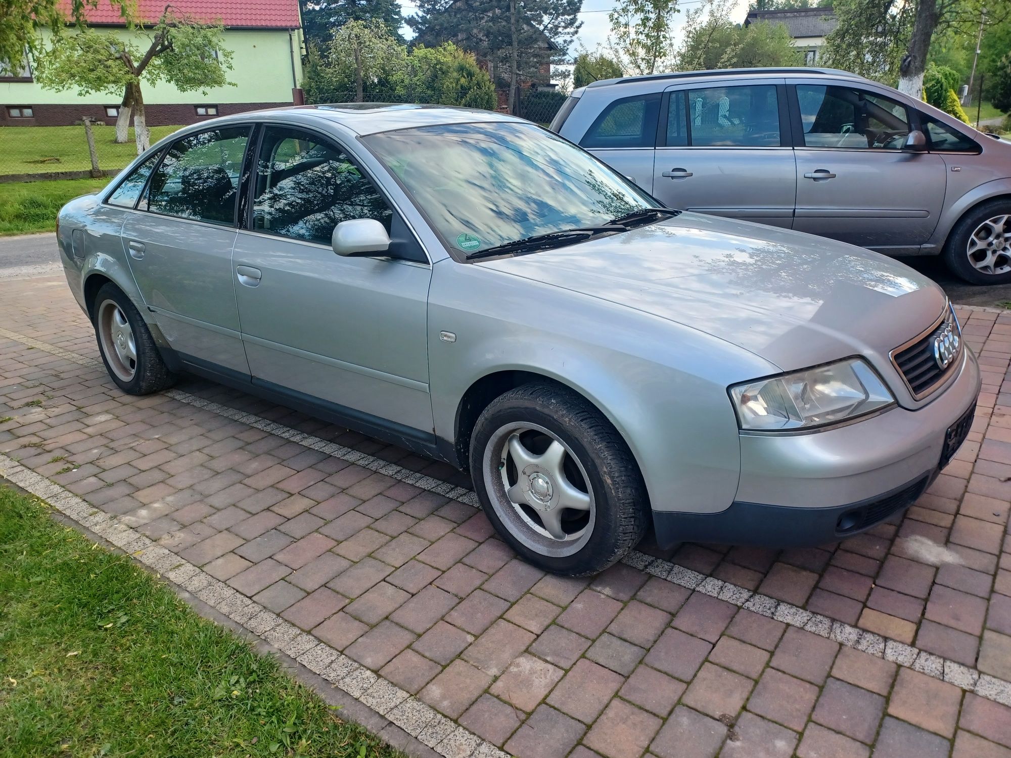 Sprzedam audi a6 niski przebieg