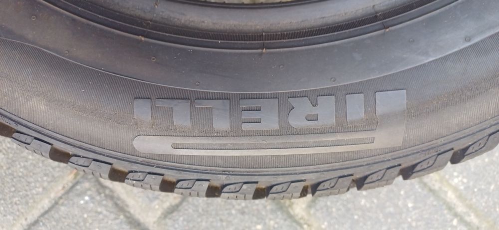PIRELLI 205/55R16 91H , pojedyńcza opona zimowa.