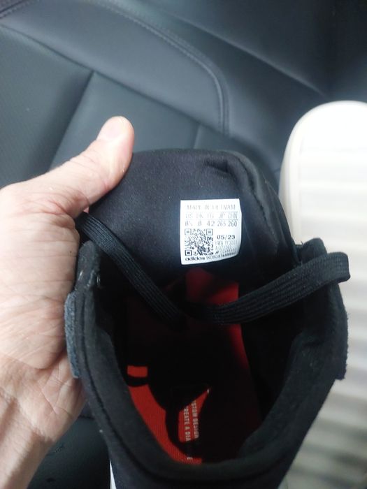 Кросівки Adidas НОВІ снікерcи осінні znsored 42 розмір 26.5 устілка