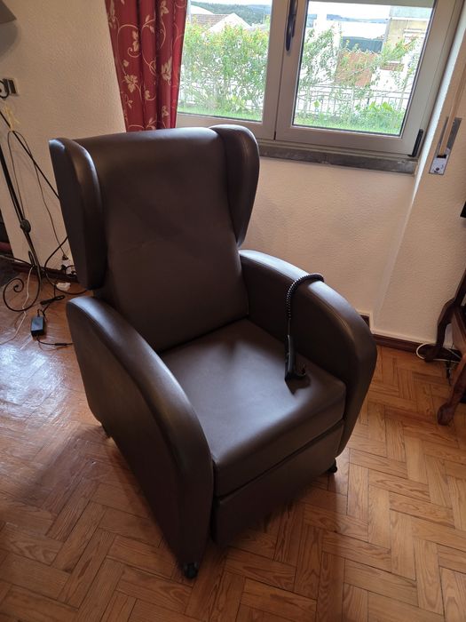 Poltrona Elétrica Reclinável