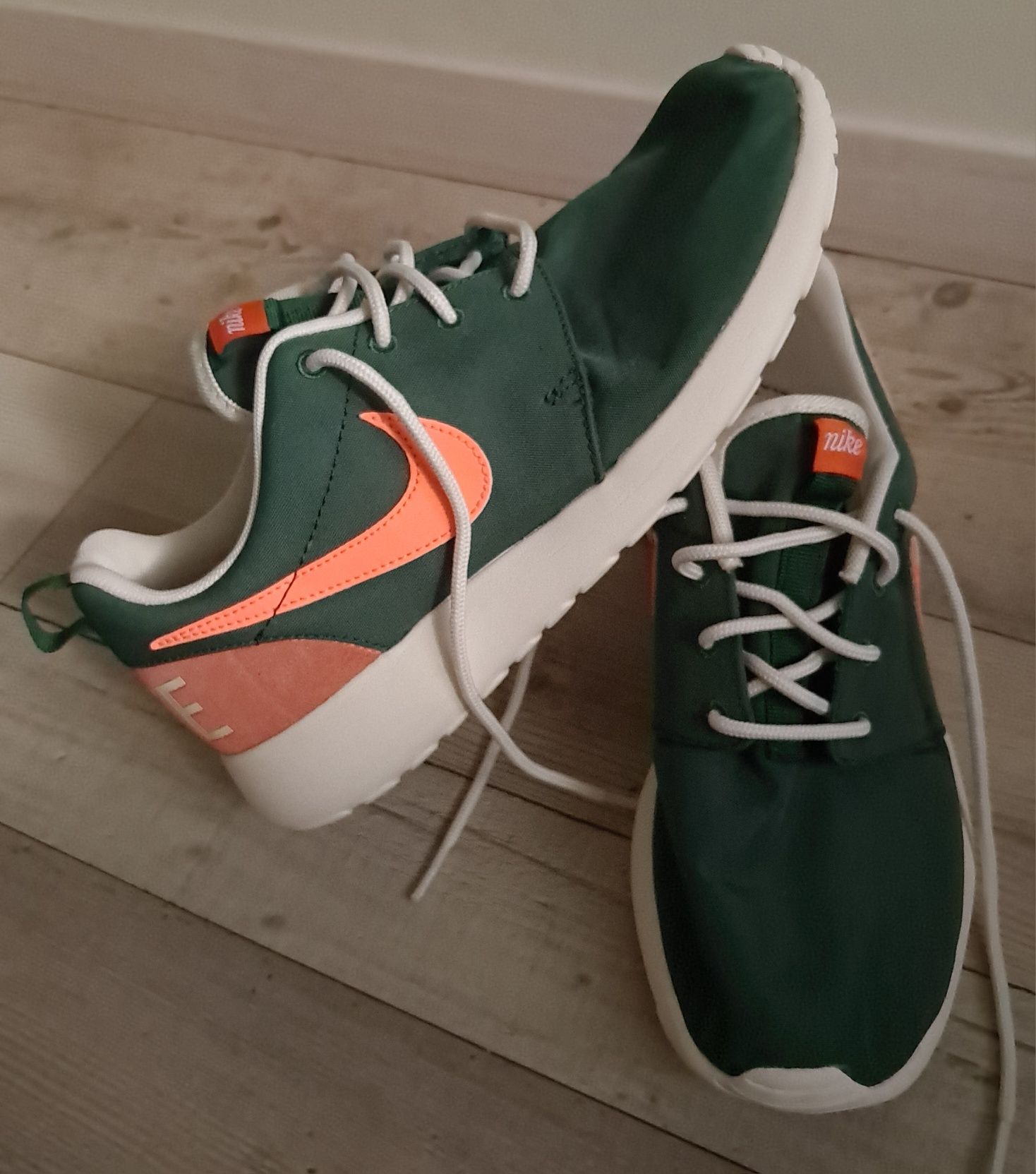 Кросівки NIKE (р.38,5)