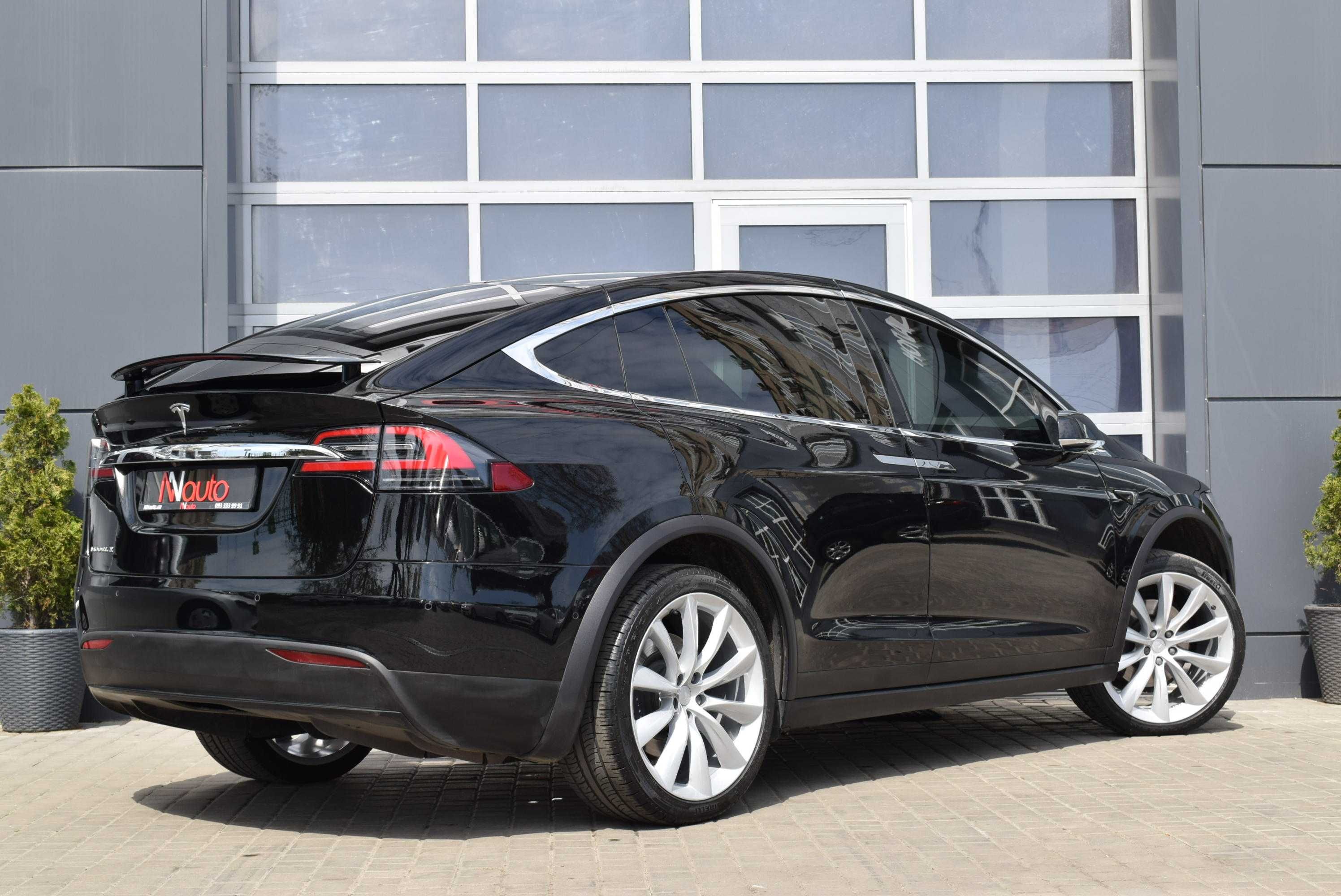 Tesla Model X Автомобиль