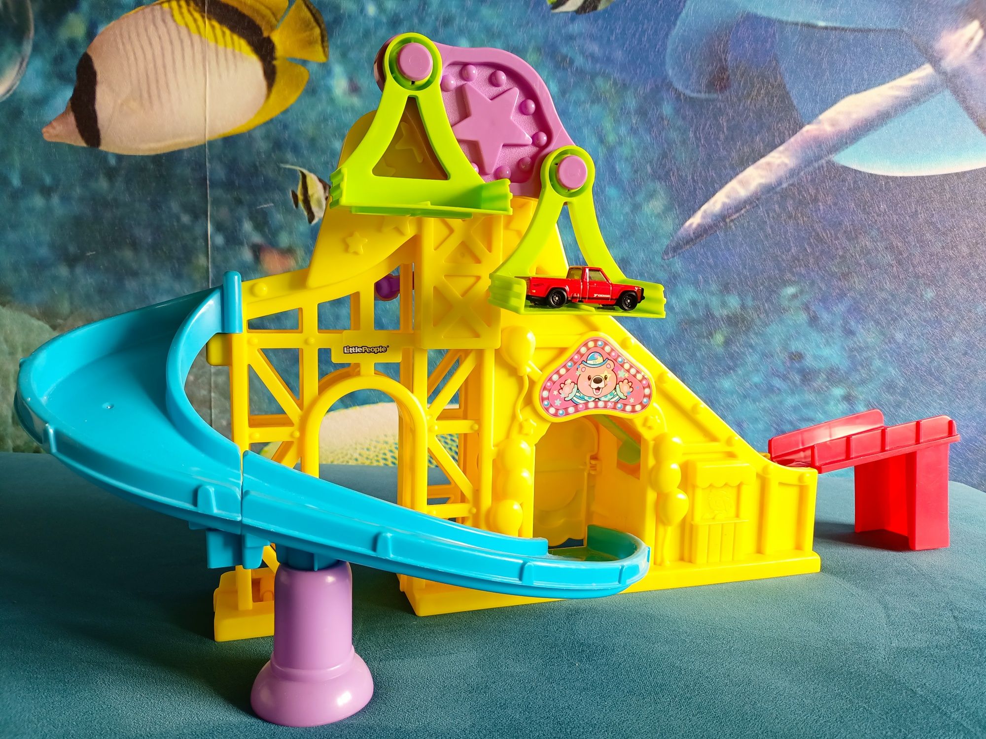 Zjeżdżalnia Fisher Price dla samochodzików, resoraków